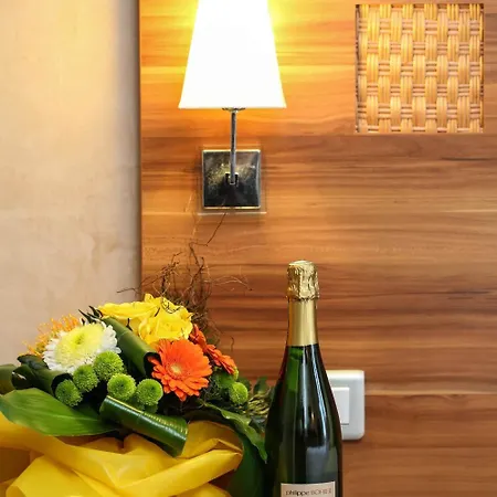 ホテル The Originals City, Gare 2*